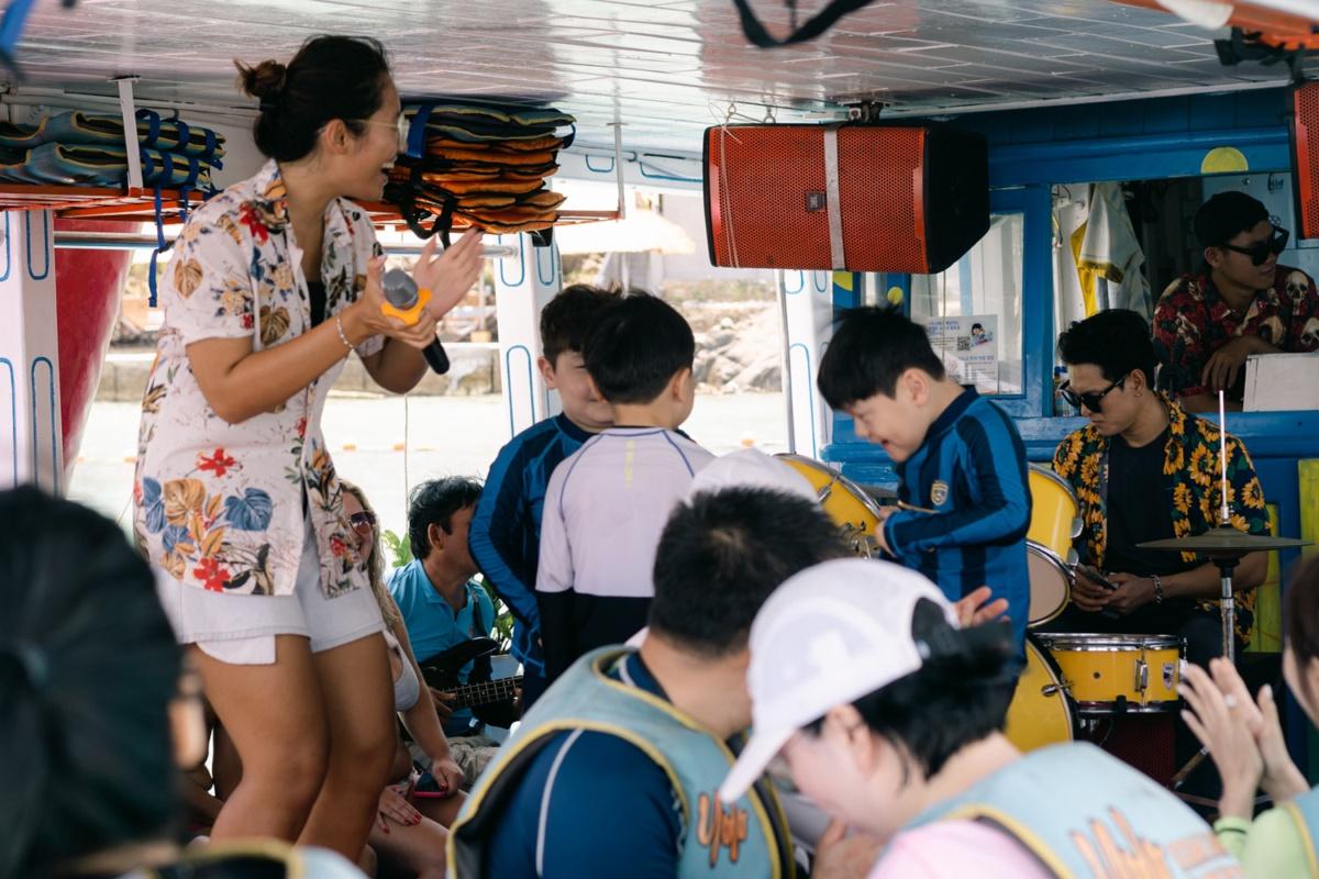  Nha Trang's YOLO Hopping Tour: A Day of Unforgettable Fun on the Ocean